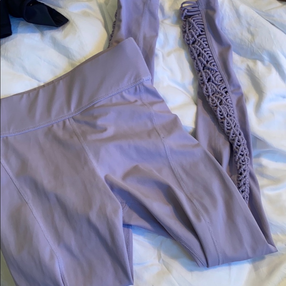 Carbon 38 lavender crochet